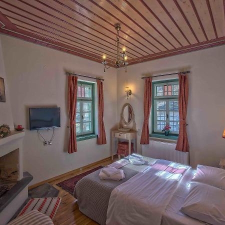 Pantheon Hotel Papingo Buitenkant foto