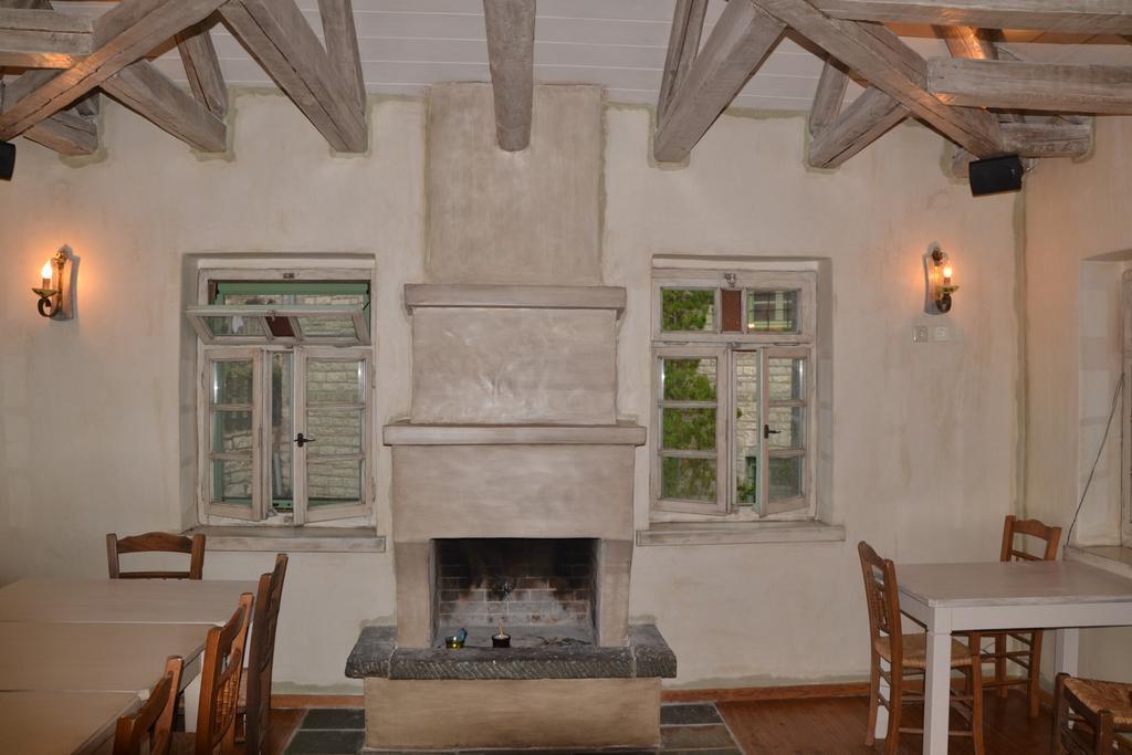 Pantheon Hotel Papingo Buitenkant foto