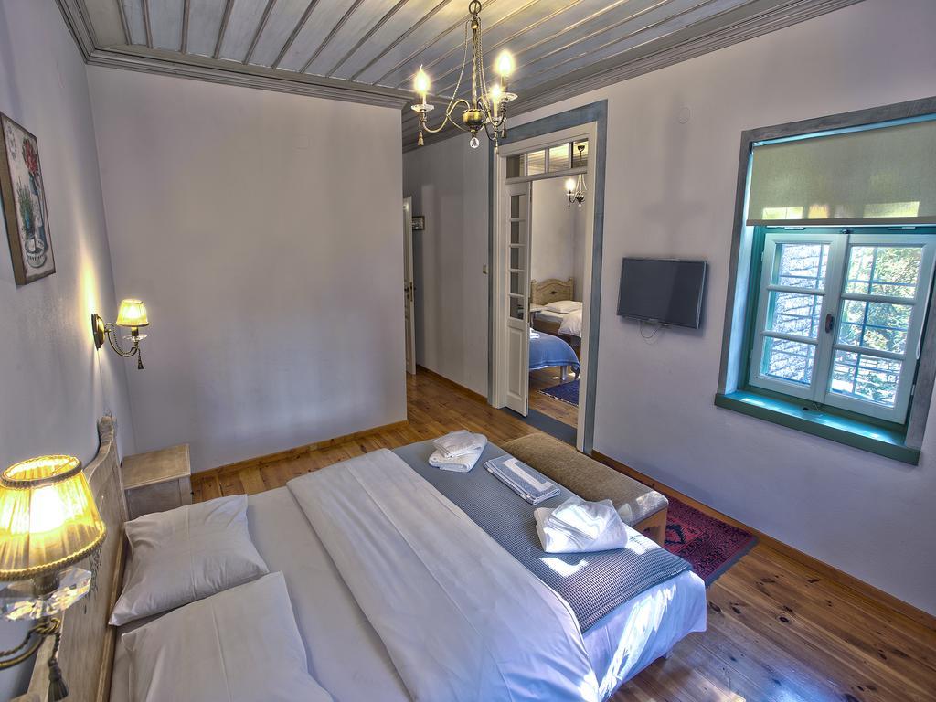 Pantheon Hotel Papingo Buitenkant foto