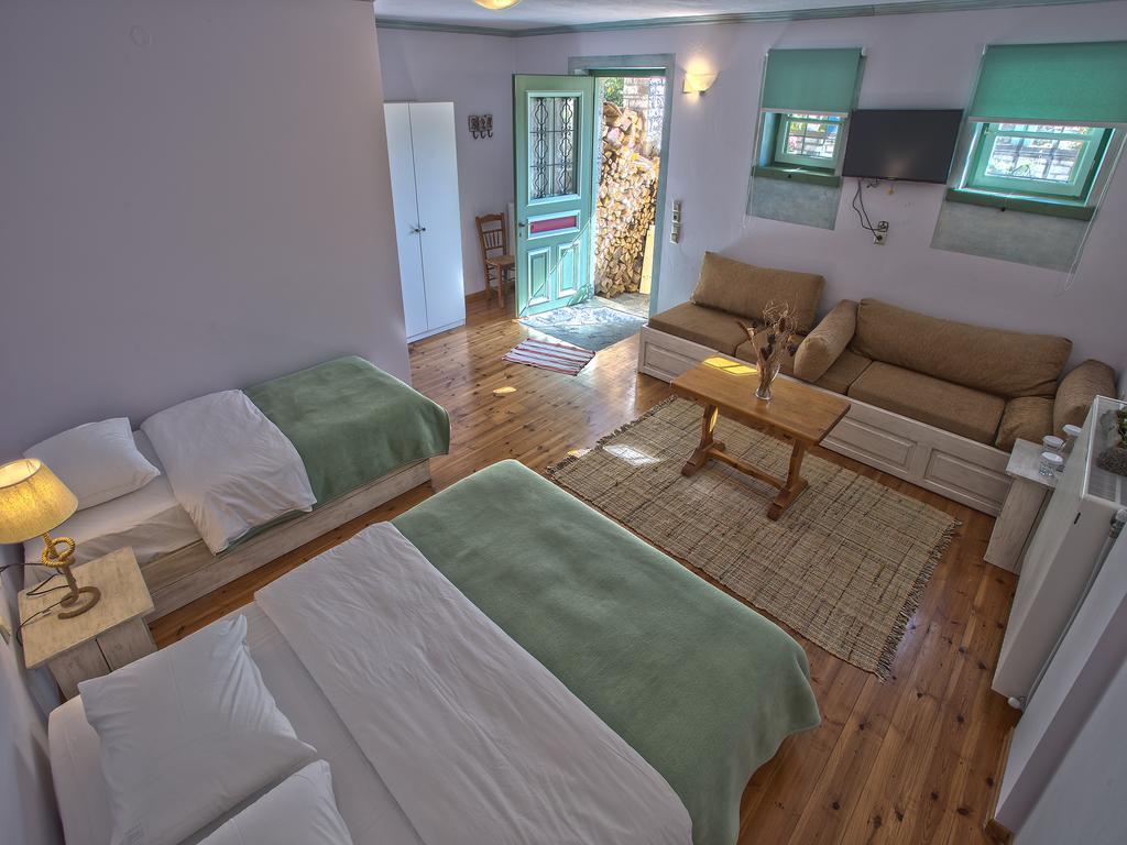 Pantheon Hotel Papingo Buitenkant foto