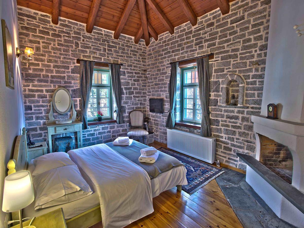 Pantheon Hotel Papingo Buitenkant foto