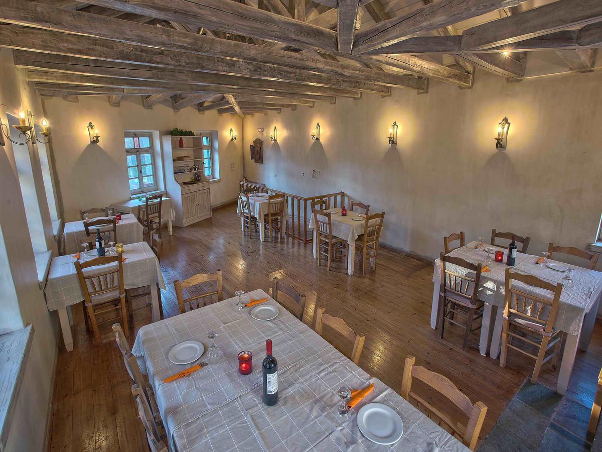 Pantheon Hotel Papingo Buitenkant foto