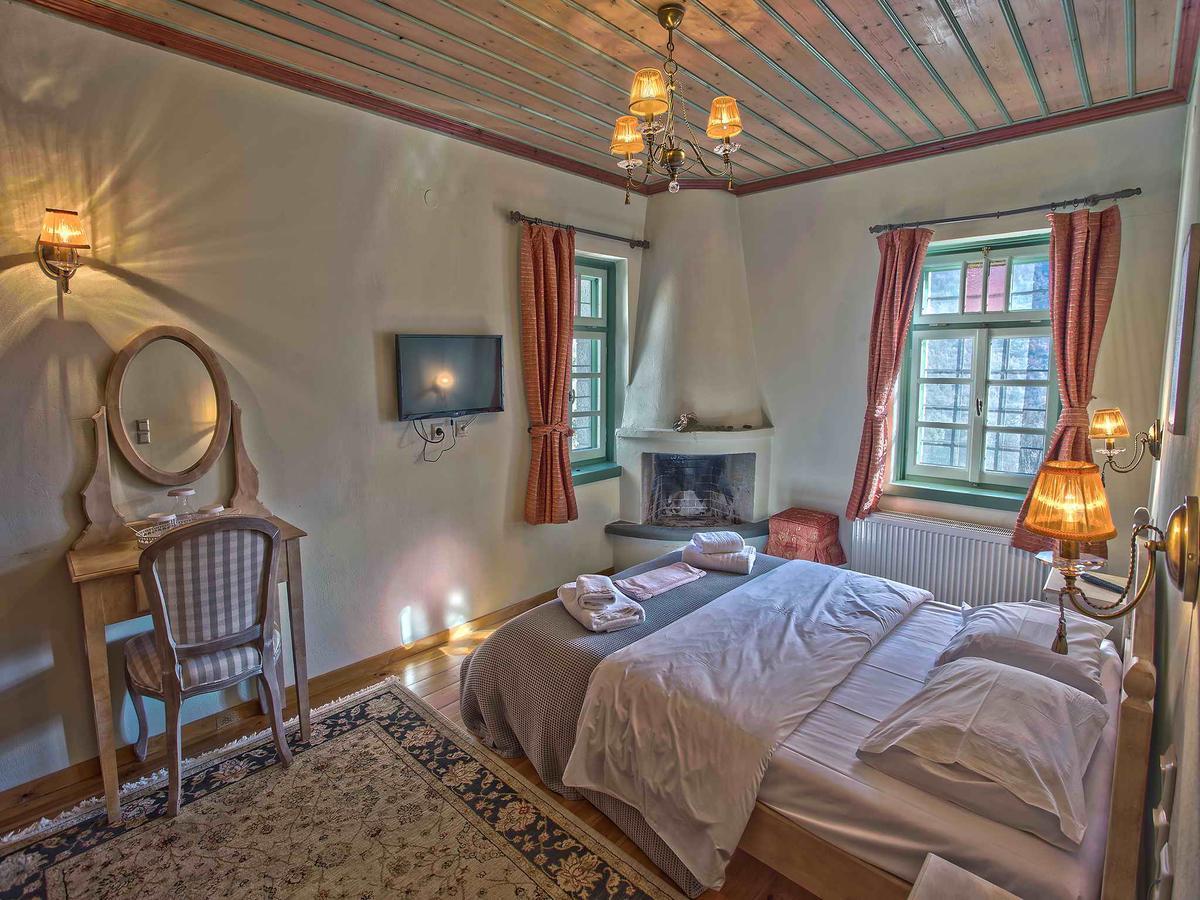 Pantheon Hotel Papingo Buitenkant foto