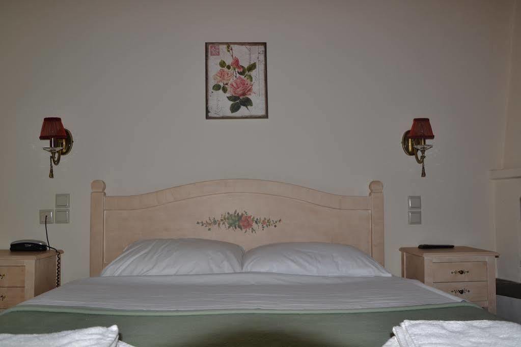 Pantheon Hotel Papingo Buitenkant foto